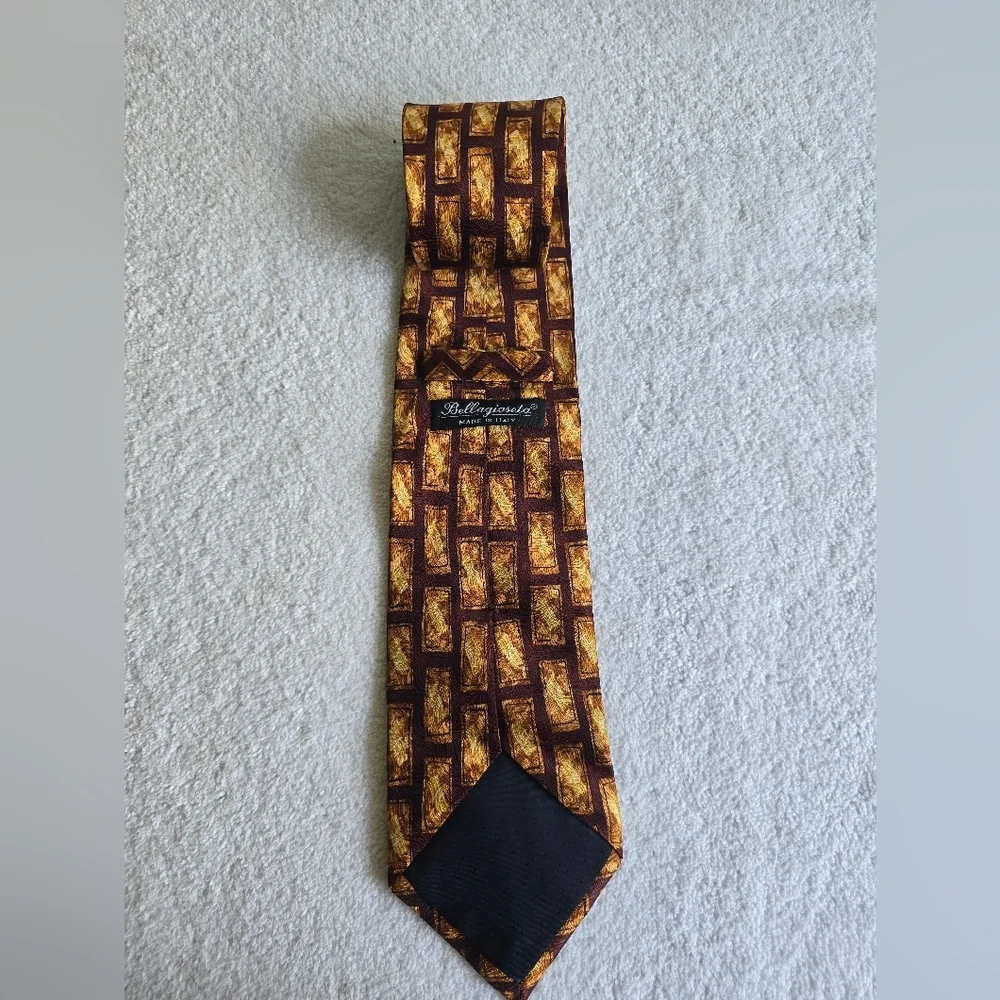 Bellagioseta Geometric Patterned Tie in Brown and Gold
